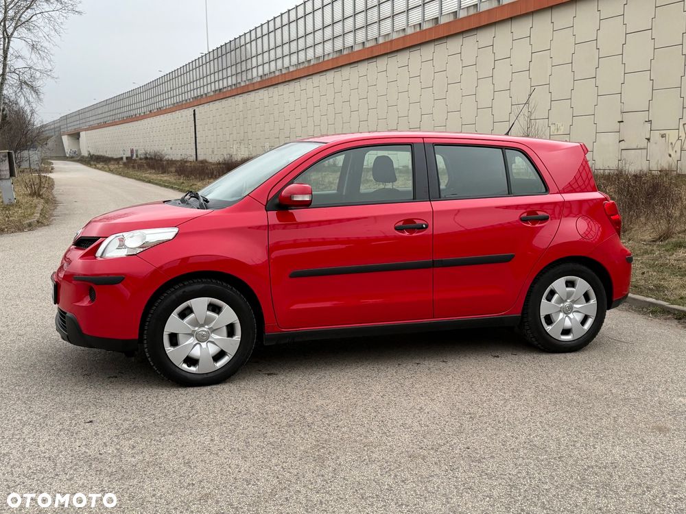 Toyota Urban Cruiser - 2