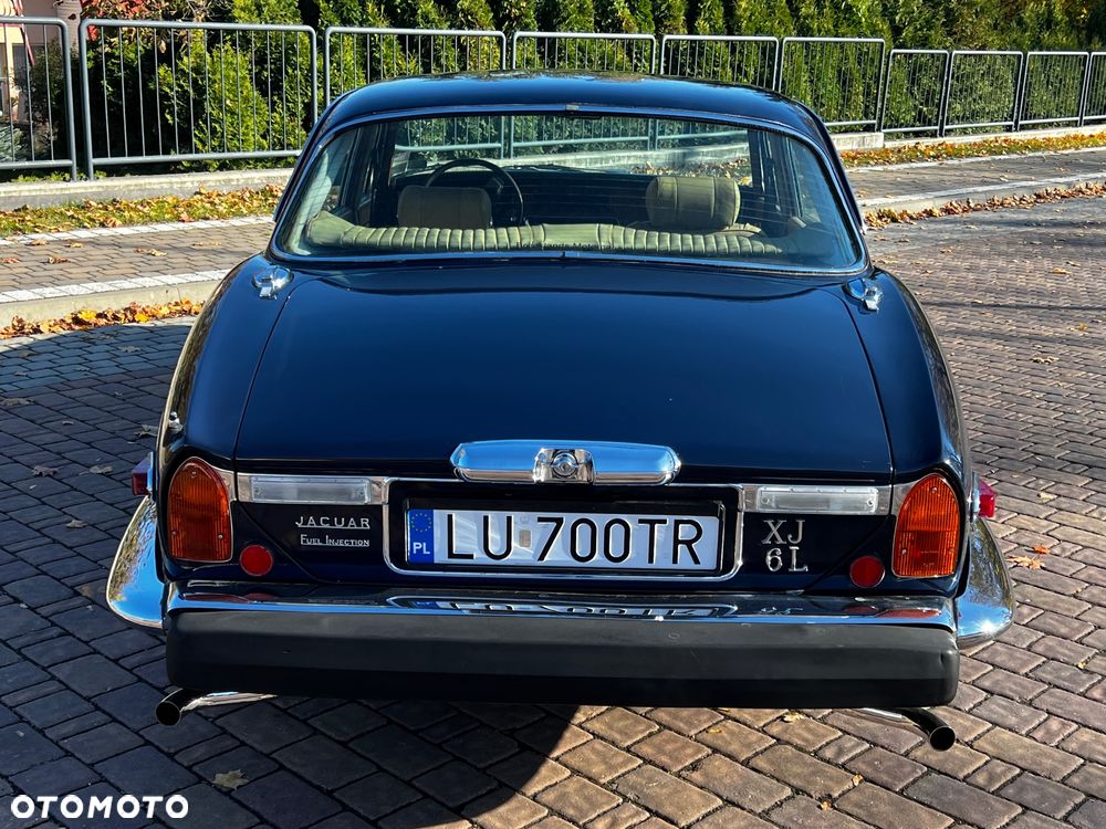 Jaguar XJ - 21