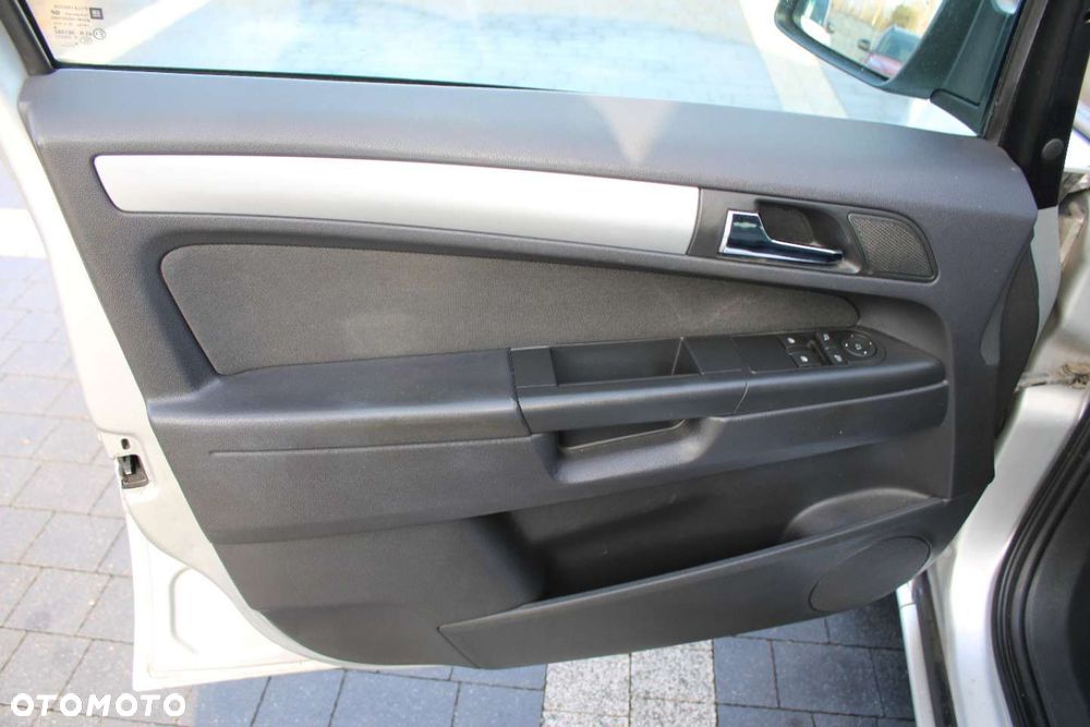 Opel Zafira - 19