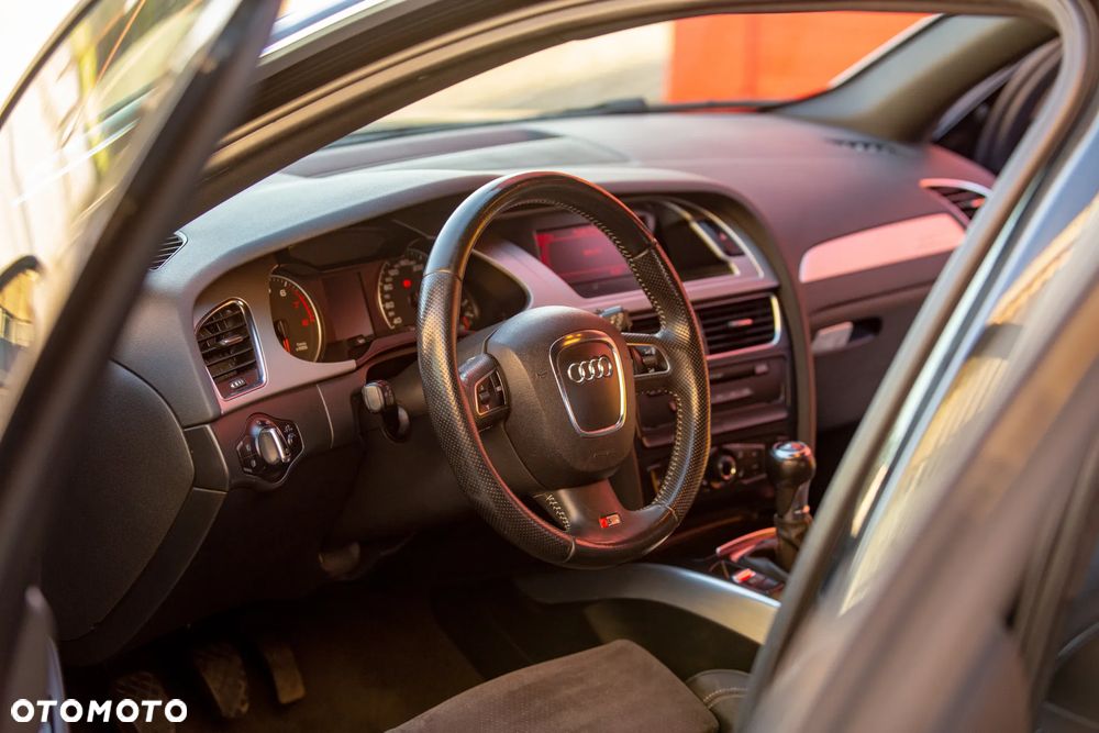 Audi A4 Avant 2.0 TFSI Quattro - 23