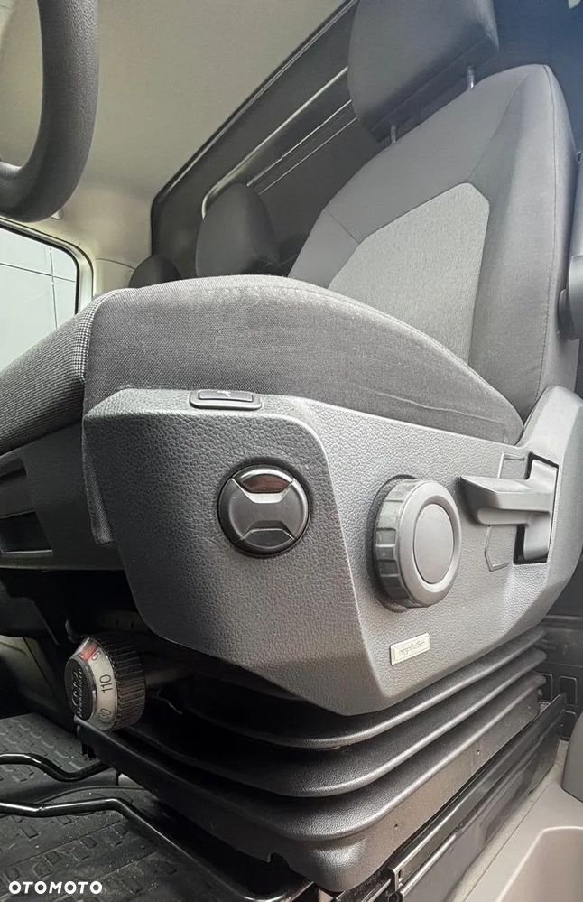 Volkswagen Crafter - 11