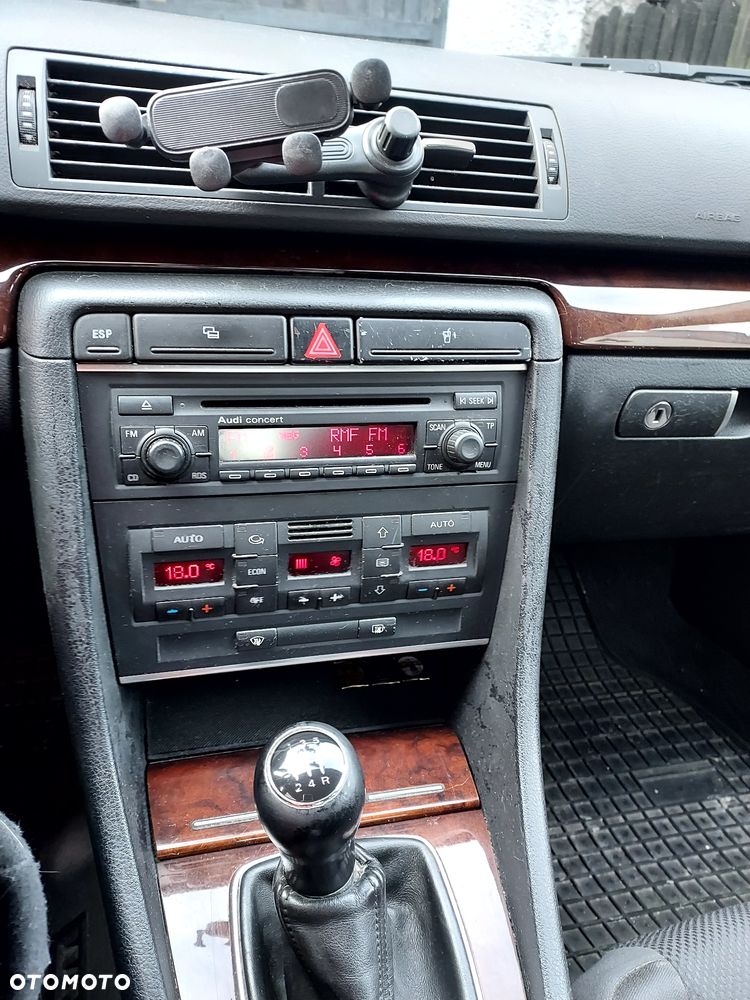 Audi A4 Limousine - 7