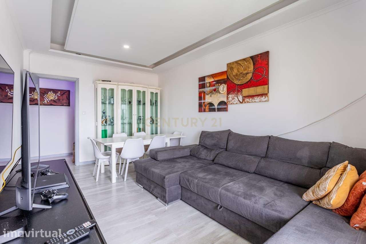 Apartamento T3 na Ramada com 92 m² e vista incrível para Lisboa - Grande imagem: 2/26