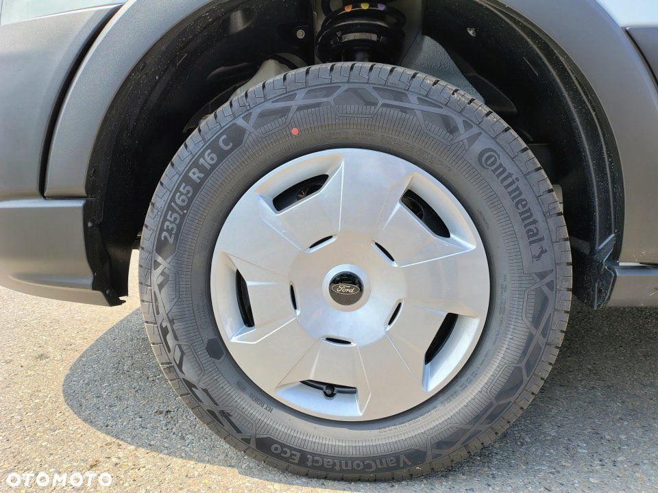 Ford Nowy Transit - 13