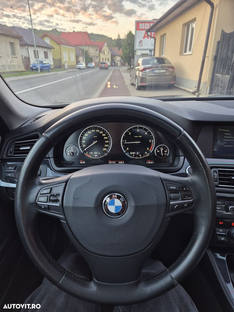 BMW Seria 5 525d xDrive Aut. - 29