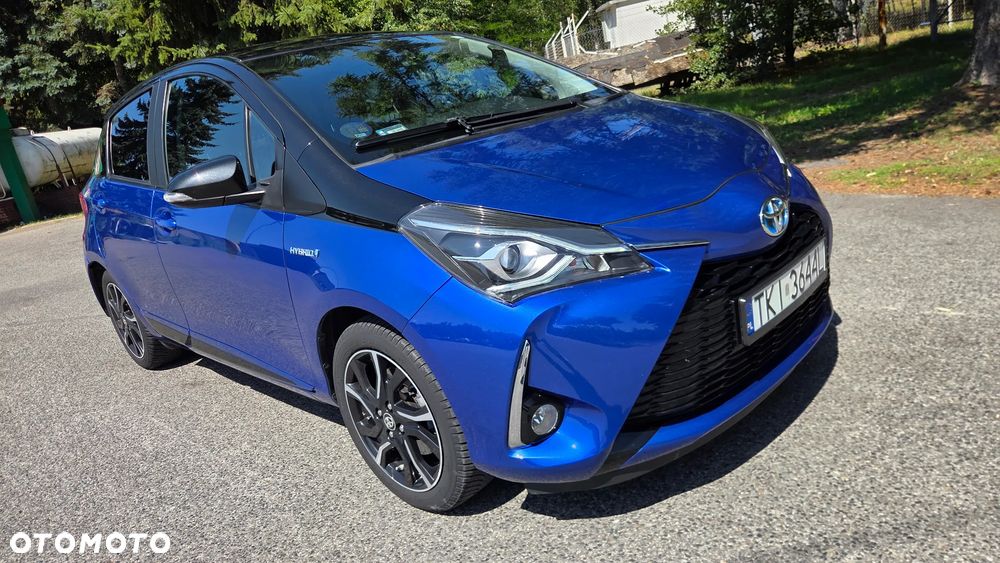 Toyota Yaris Hybrid 100 Selection - 4