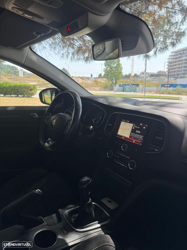 Renault Mégane 1.5 Blue dCi Bose Edition - 23