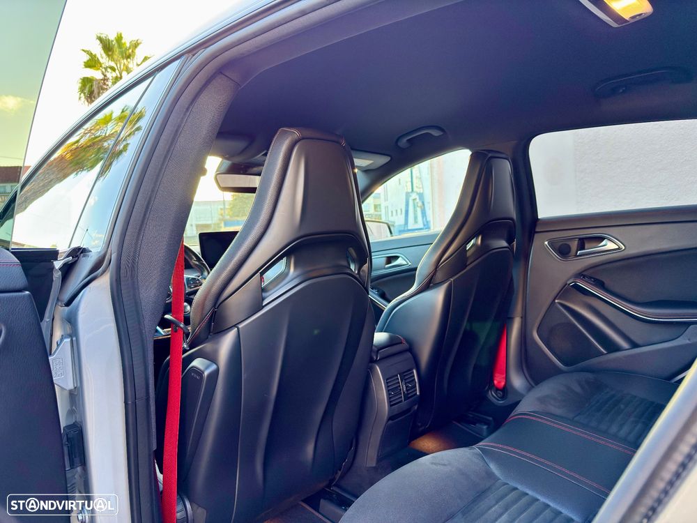 Mercedes-Benz CLA 45 AMG 4Matic Speedshift 7G-DCT Night Edition - 8