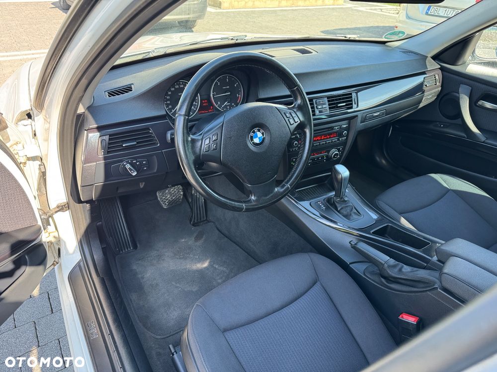BMW Seria 3 318d DPF Edition Lifestyle - 16