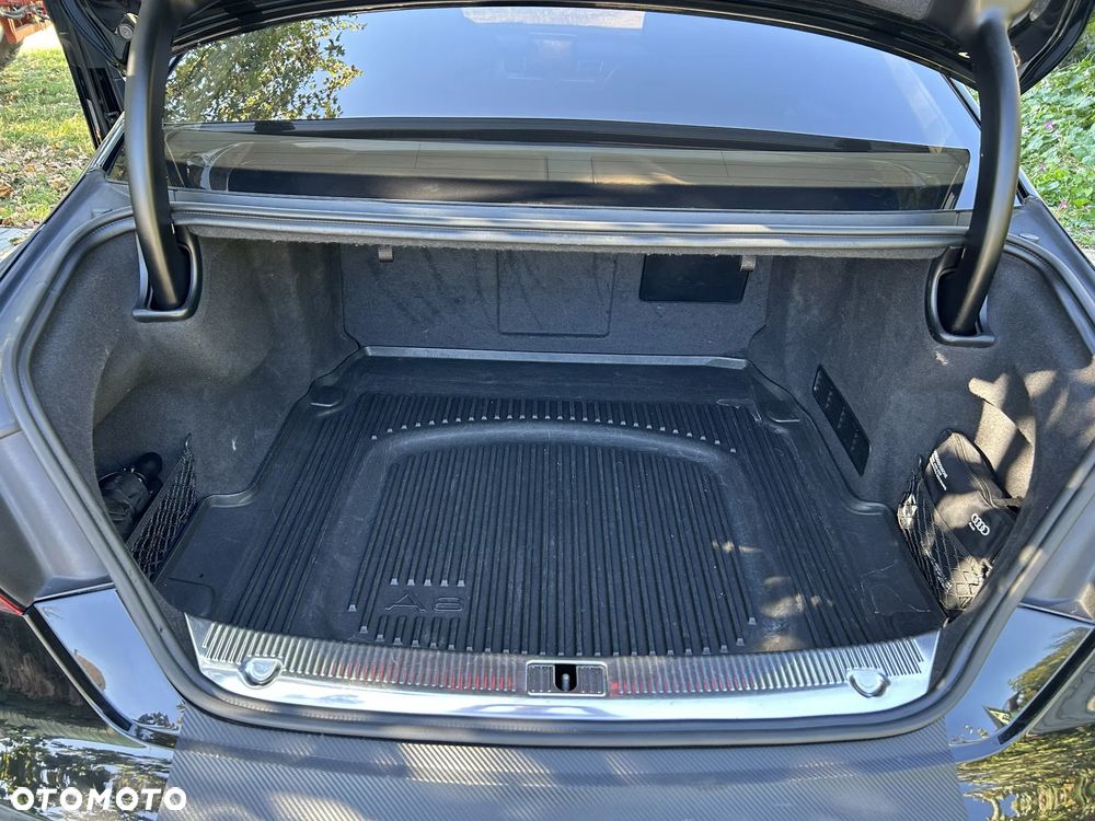 Audi A8 - 30