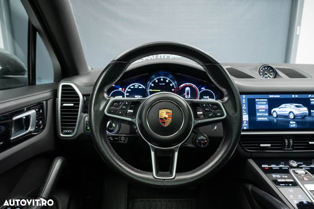 Porsche Cayenne Coupe - 37