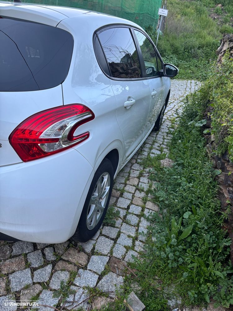 Peugeot 208 1.2 VTi Active - 4