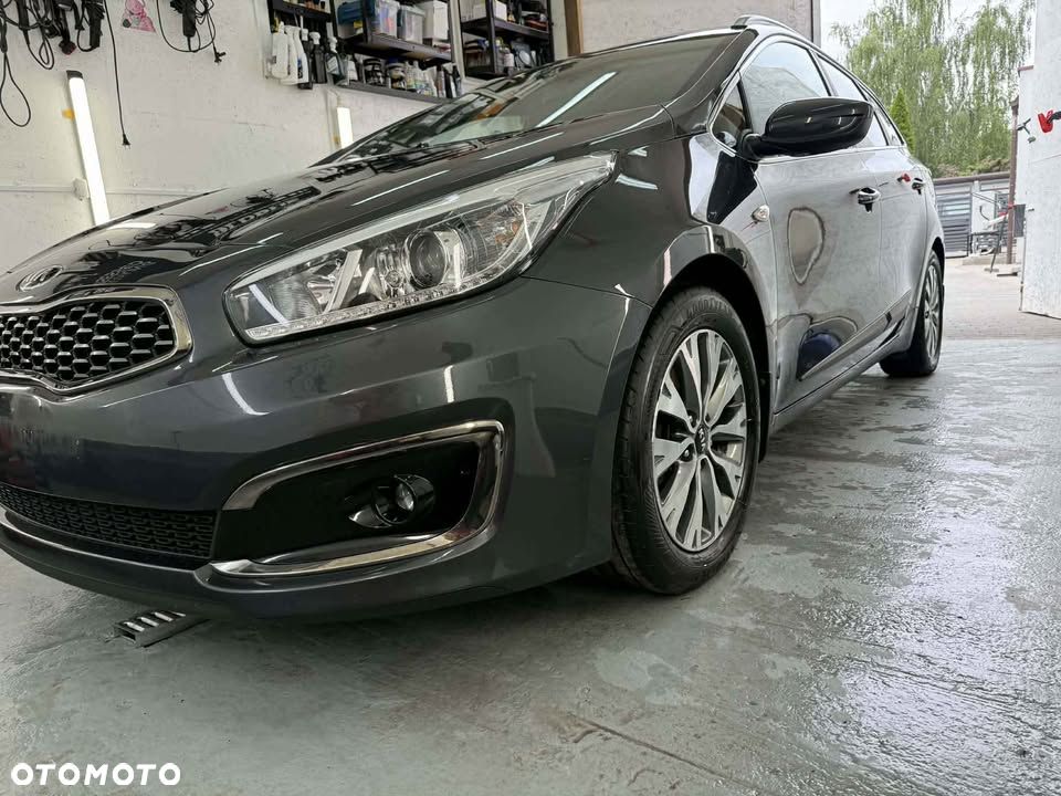 Kia Ceed - 13