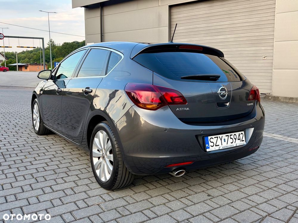 Opel Astra 1.4 Turbo Cosmo - 10