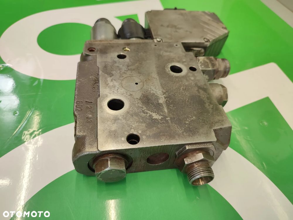 Sekcja EHR Zawór sterujący G718960030016 Fendt 820 Vario - 11