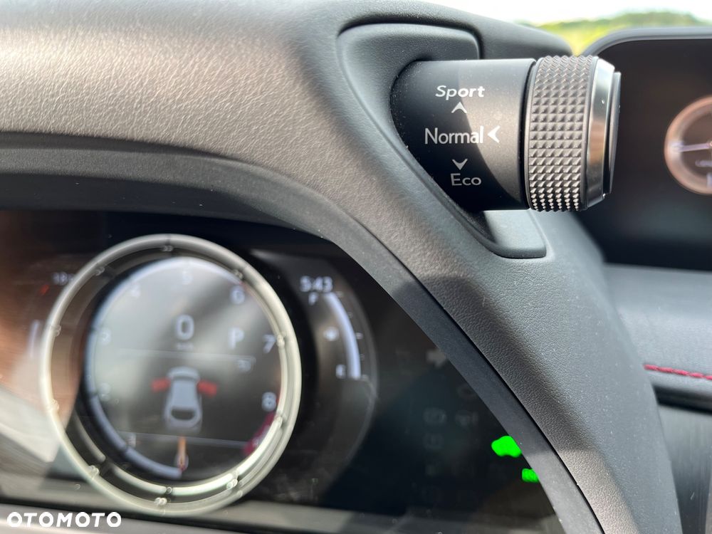 Lexus UX - 15