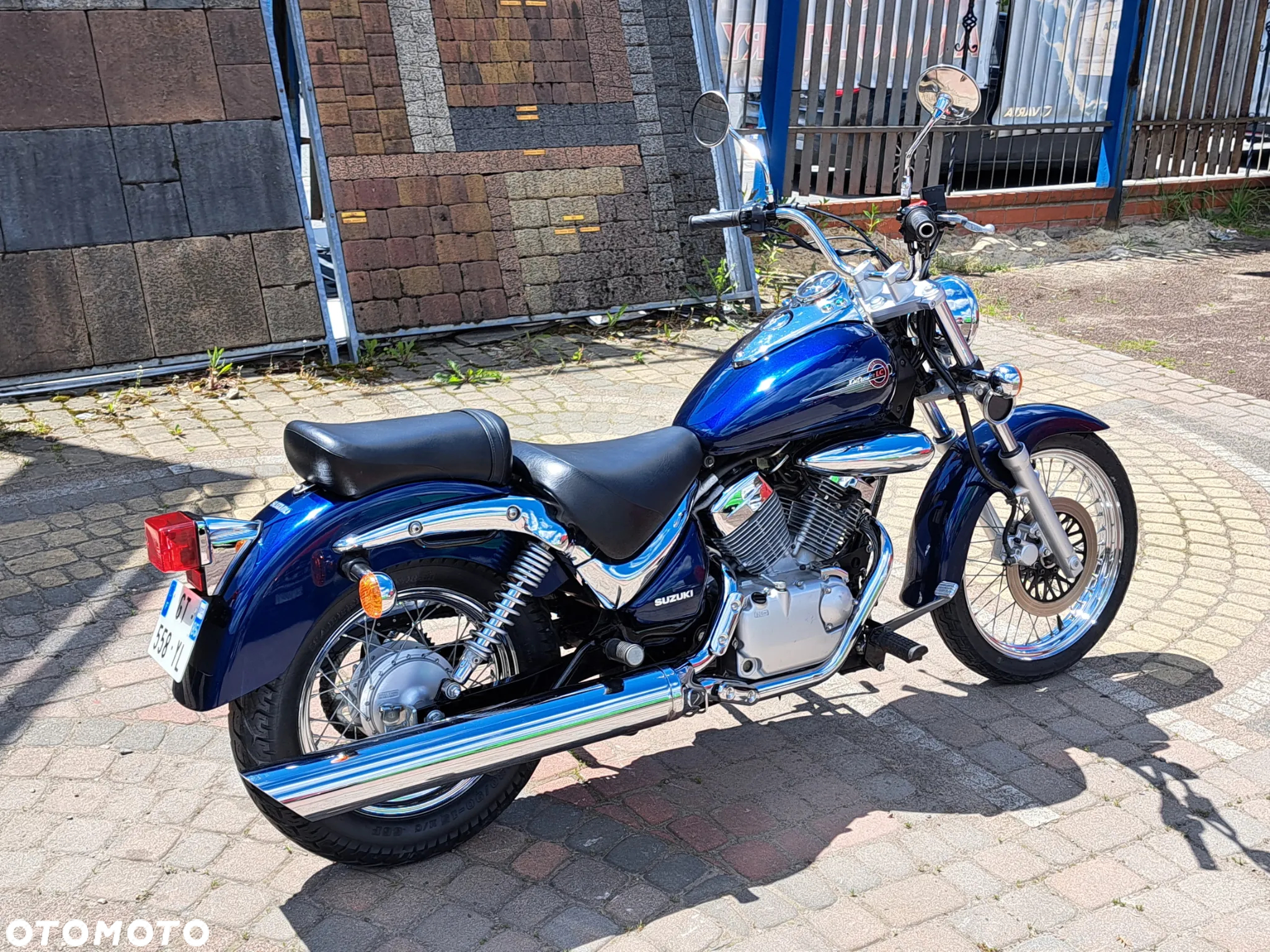 Suzuki Intruder - 8