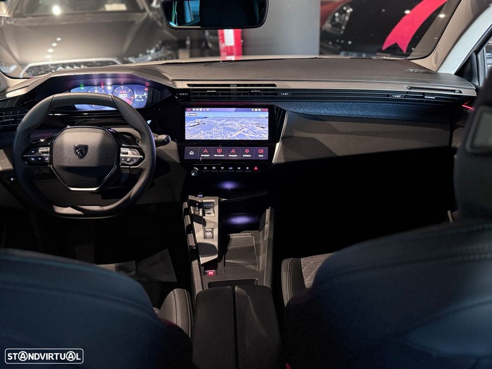 Peugeot 408 1.2 PureTech Allure Pack EAT8 - 31