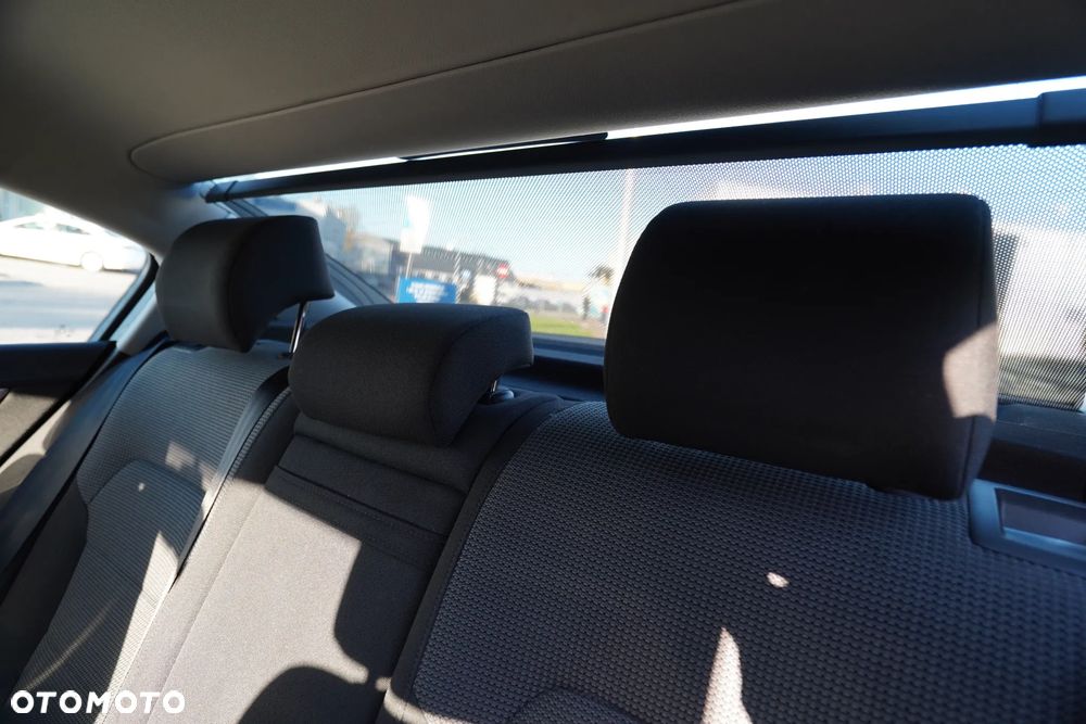 Volkswagen Passat - 18