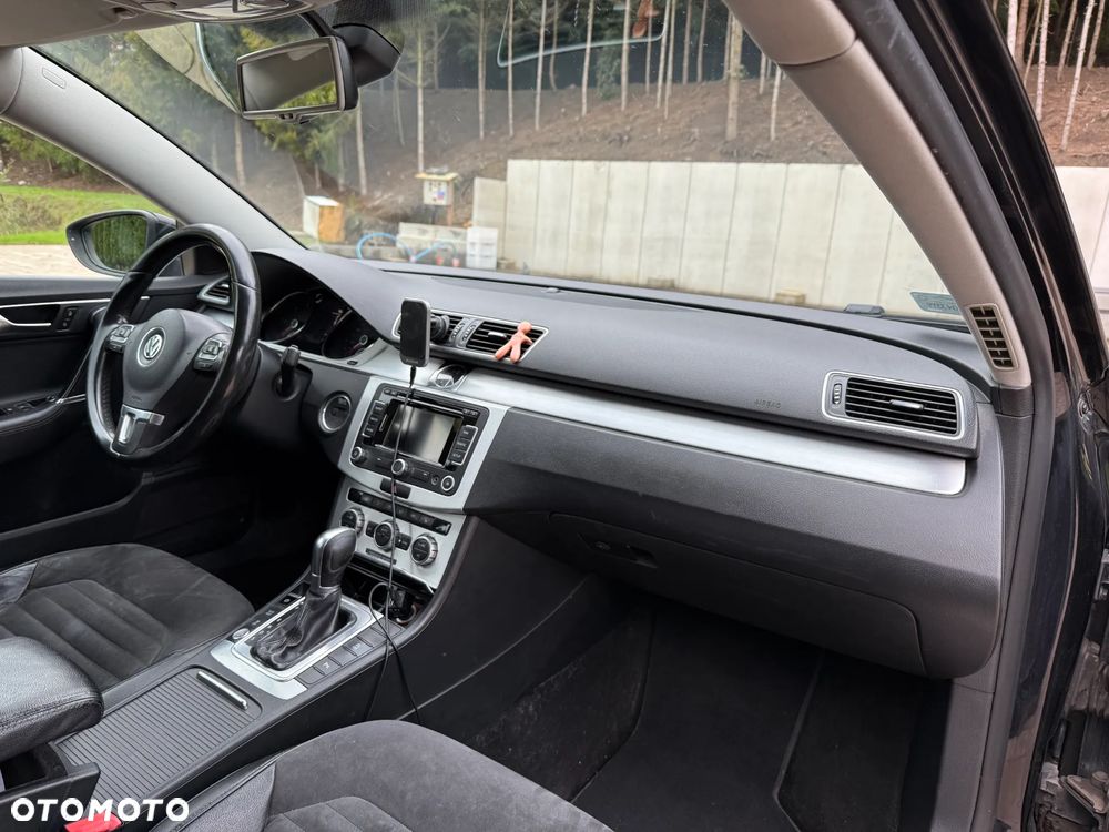 Volkswagen Passat 2.0 TDI Highline DSG - 24