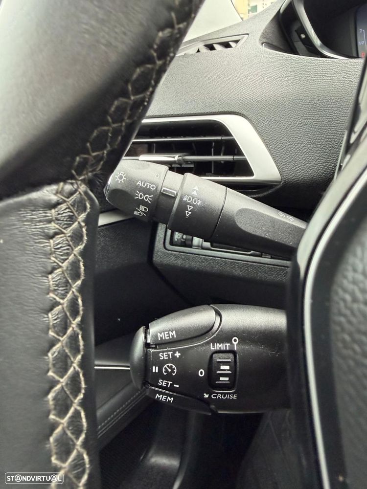 Peugeot 3008 1.5 BlueHDi Allure - 18