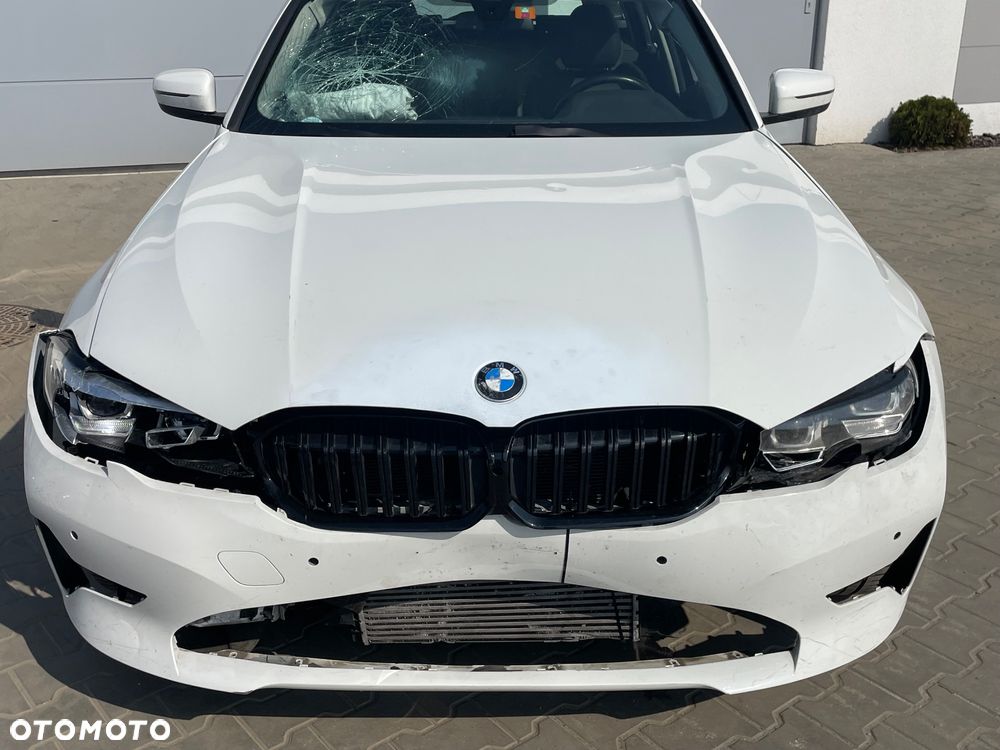 BMW Seria 3 318i Sport - 9
