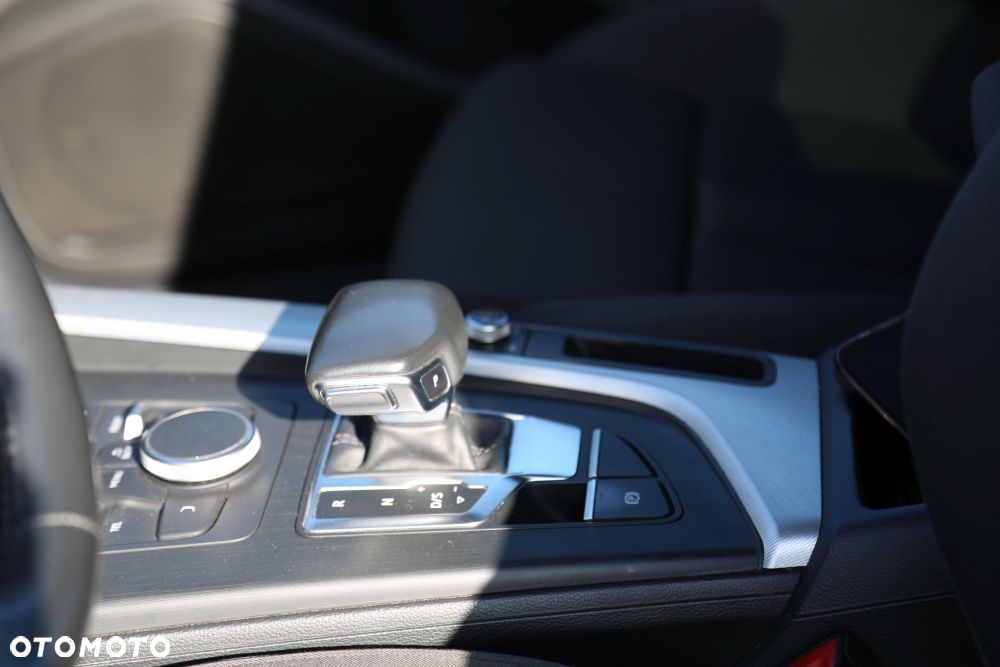 Audi A4 Avant 2.0 TDI S tronic - 13