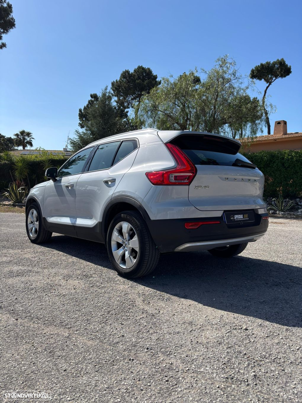 Volvo XC 40 1.5 T3 Momentum Plus Geartronic - 3
