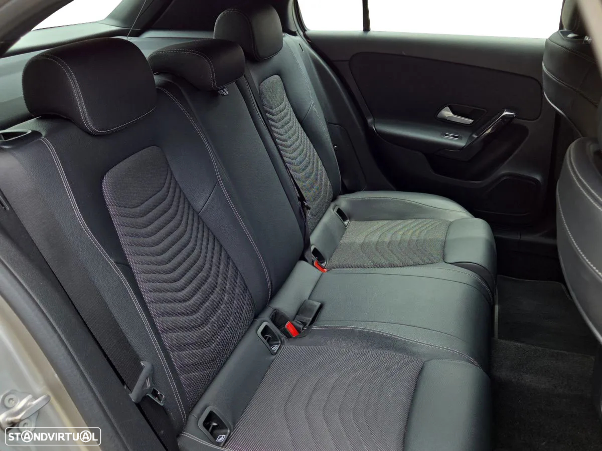 Mercedes-Benz A 180 d Style Plus - 20