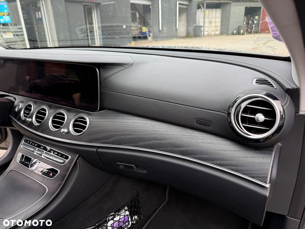 Mercedes-Benz Klasa E 220 d 4-Matic All-Terrain - 16