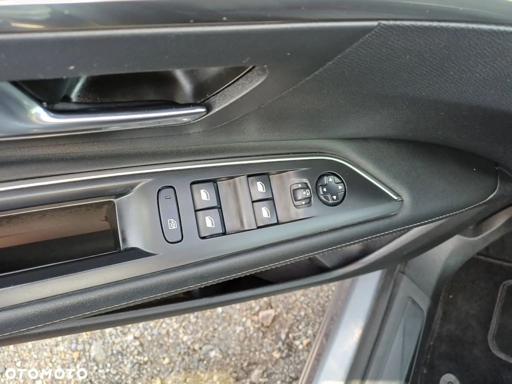 Peugeot 3008 1.2 PureTech Allure S&S - 14