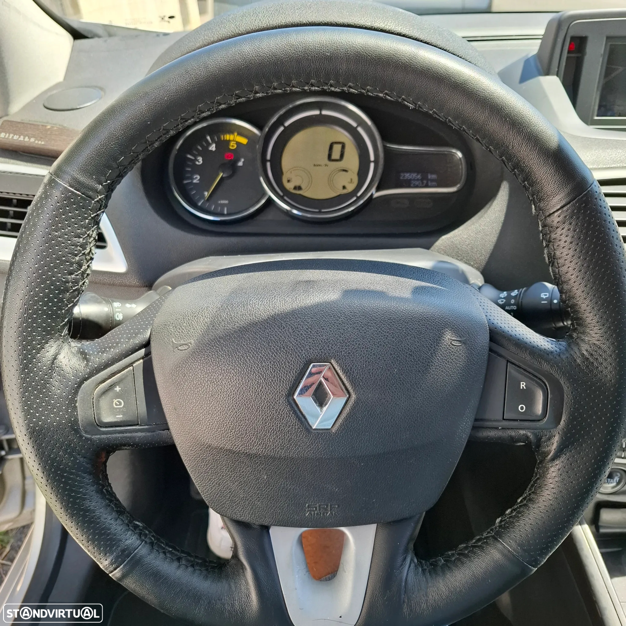 Renault Mégane 1.5 dCi Dynamique S - 9
