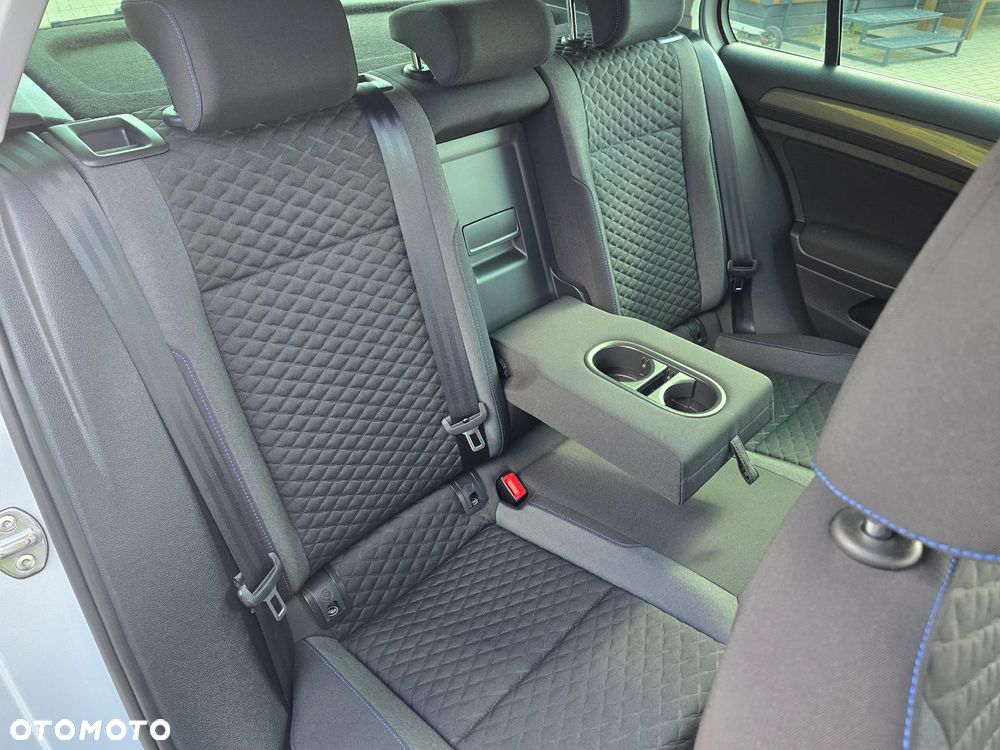 Volkswagen Golf - 14