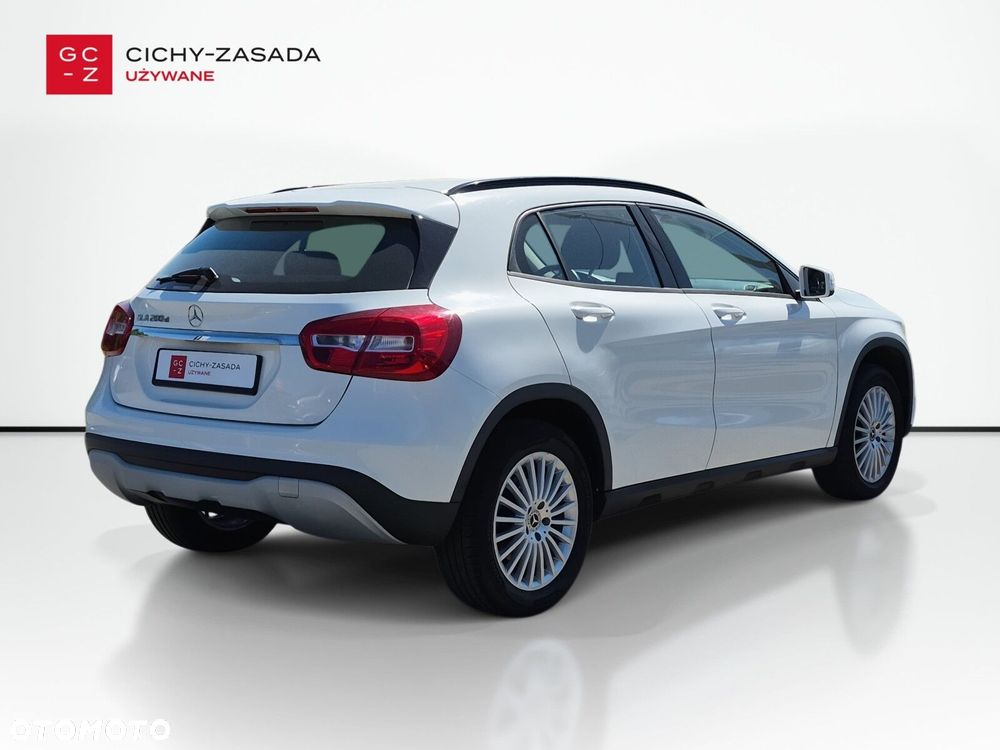 Mercedes-Benz GLA - 5