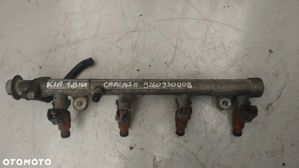 KIA CARENS II 1,8 16V listwa wtryskowa wtryski 9260930008 - 1
