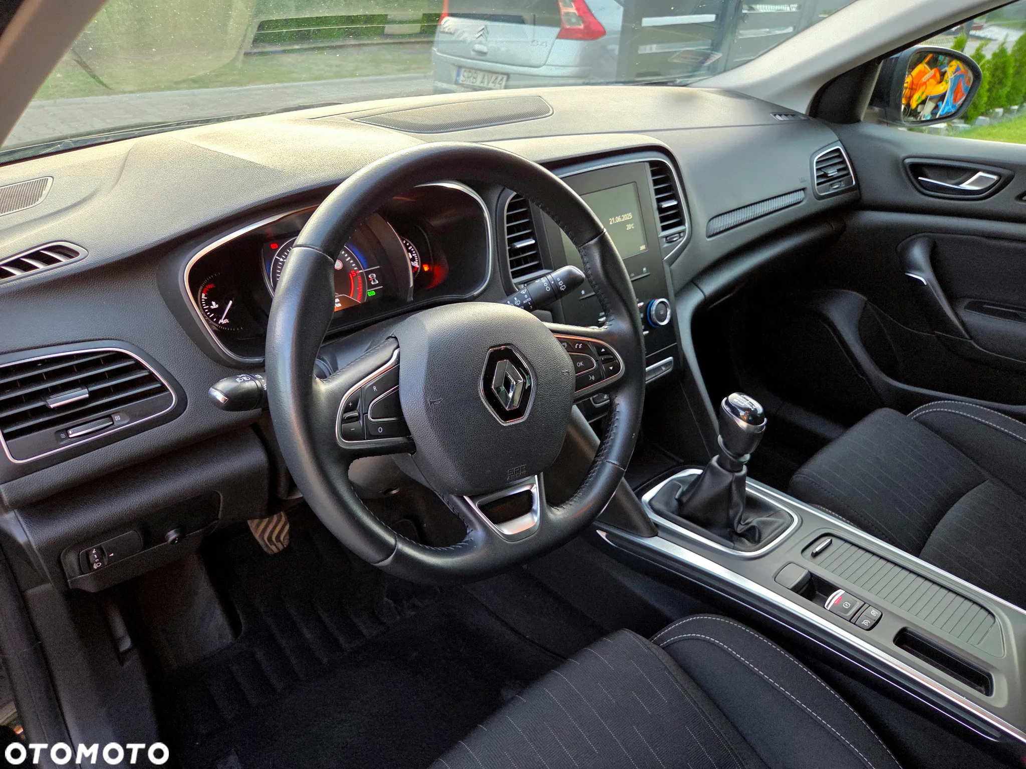 Renault Megane 1.5 Blue dCi Limited - 8