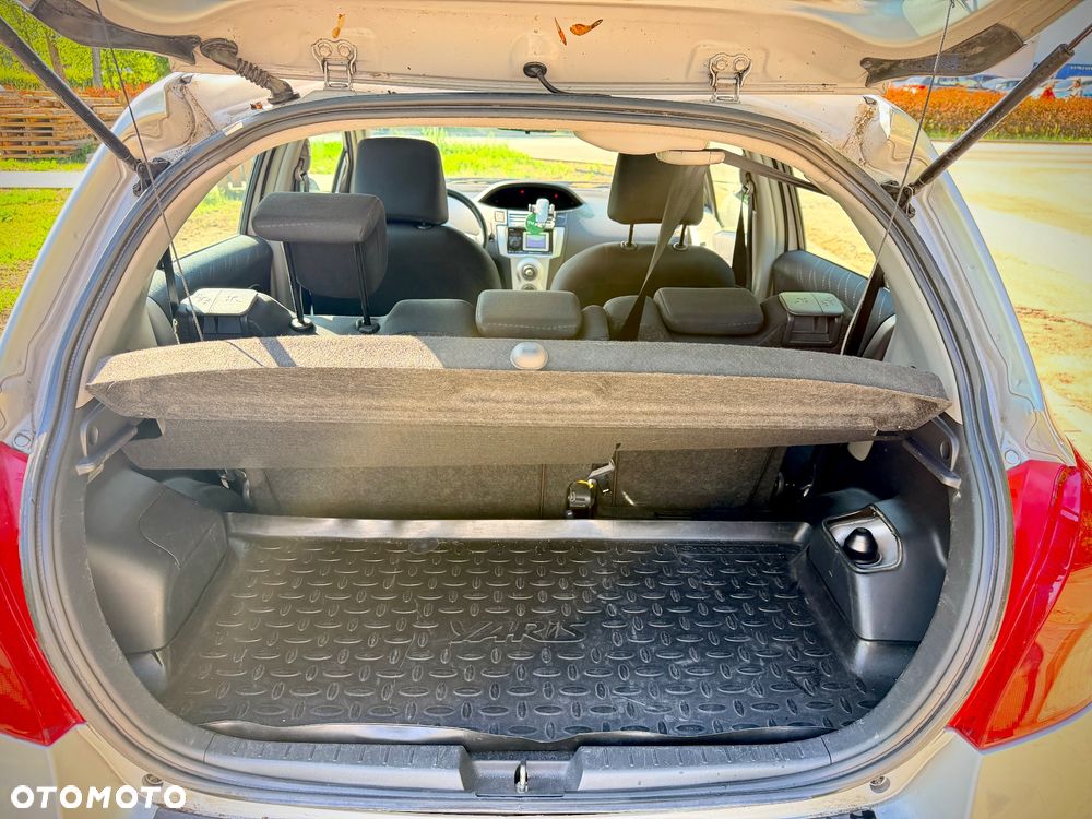 Toyota Yaris 1.3 Luna A/C - 5