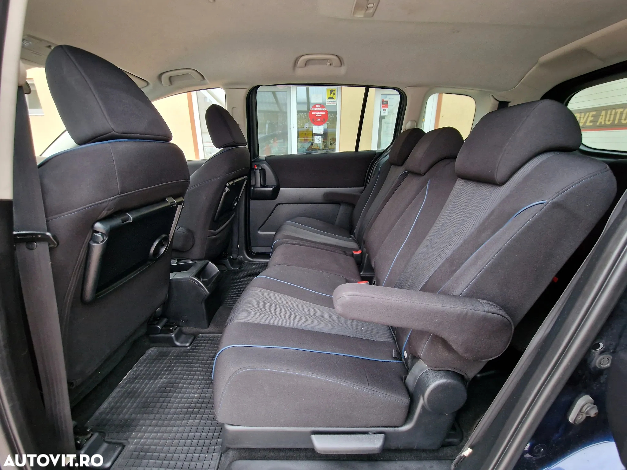 Mazda 5 - 7