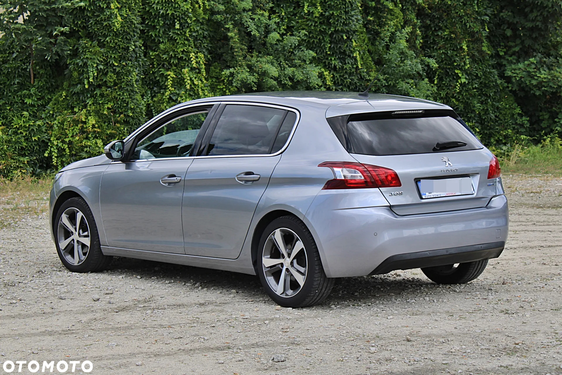 Peugeot 308 - 8