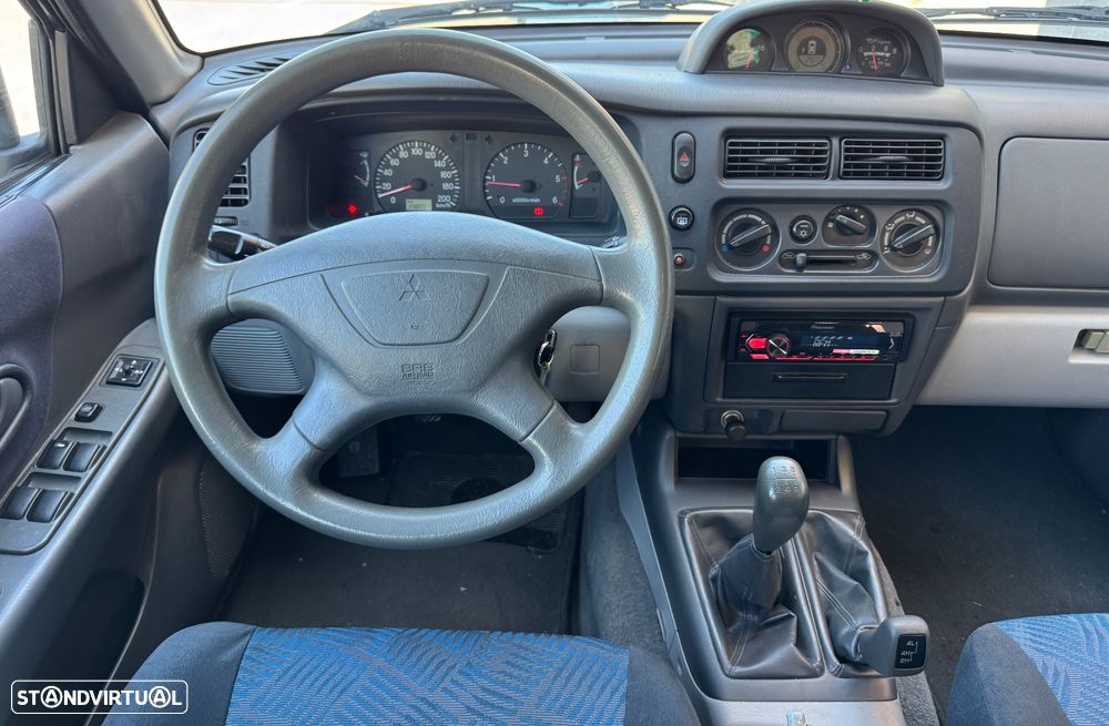Mitsubishi Pajero Sport 2.5 TD GLS - 18
