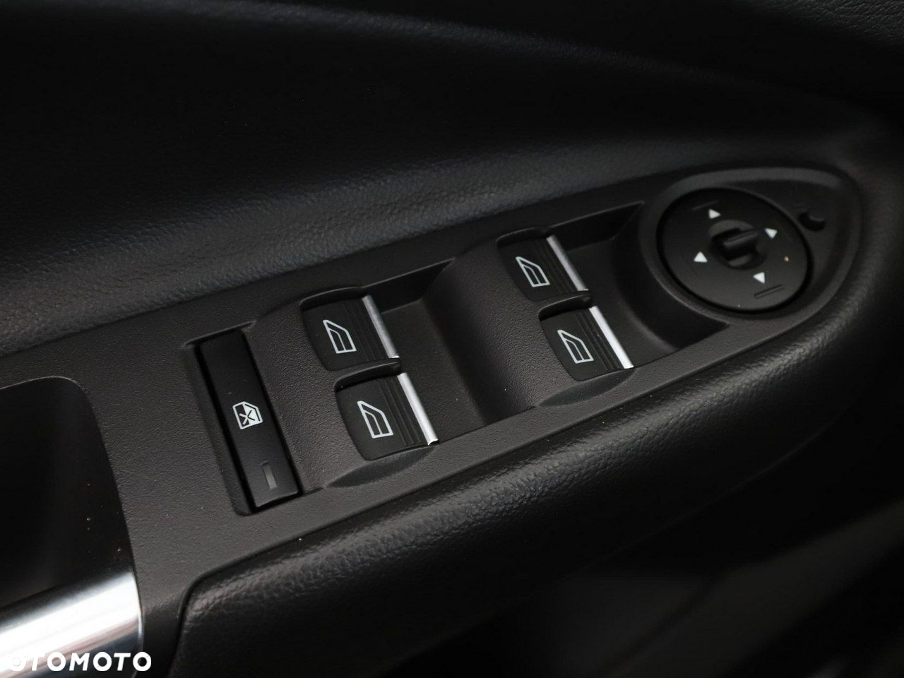 Ford Kuga 2.0 TDCi 2x4 SYNC - 32