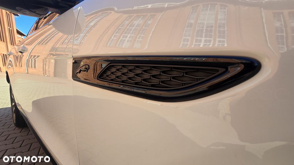 Jaguar F-Pace P250 AWD - 38