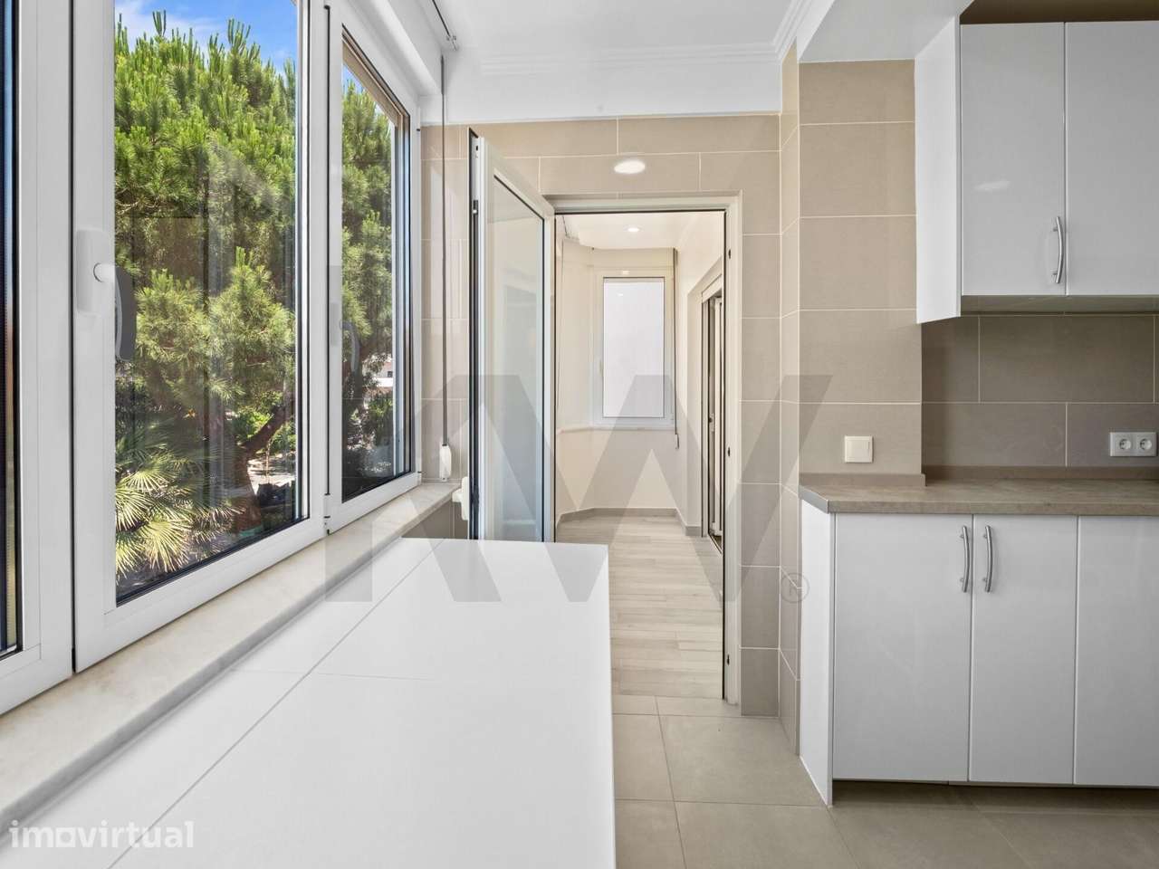Apartamento T2 Renovado em Carcavelos - Zona sossegada, a 8 min da Pra - Grande imagem: 5/17