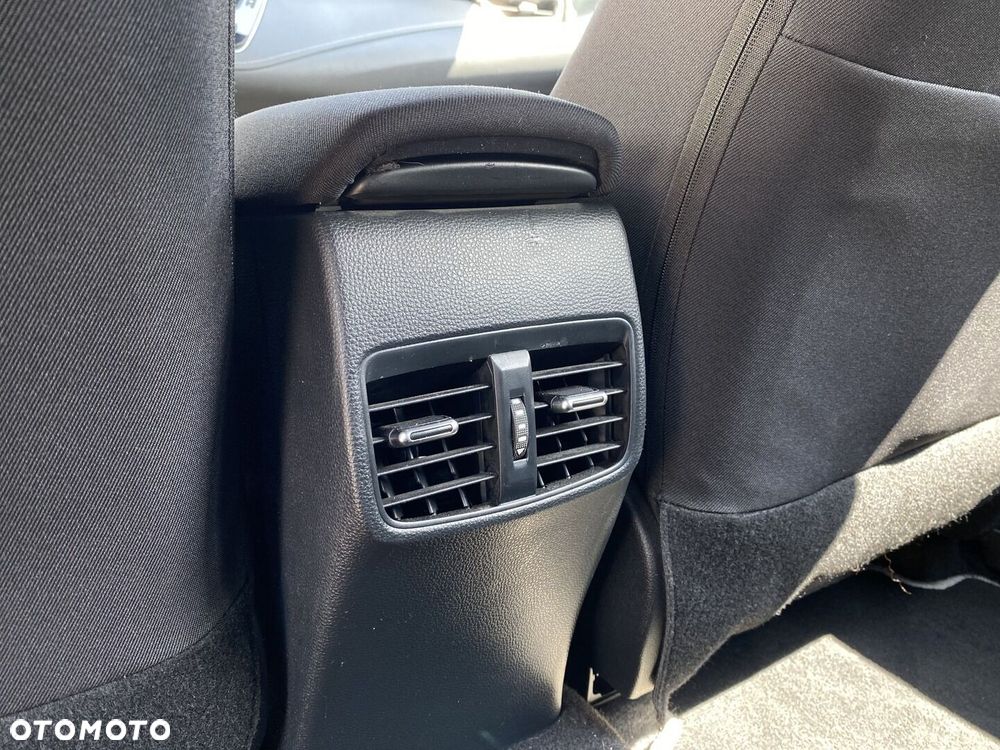 Toyota Corolla 1.8 Hybrid Comfort - 23