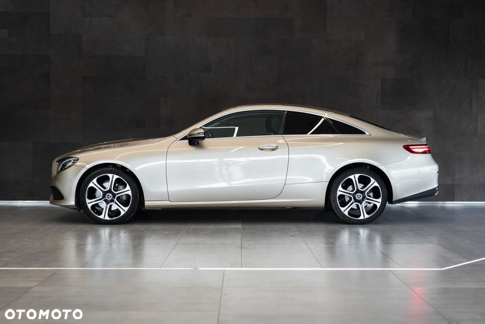 Mercedes-Benz Klasa E 200 4-Matic 9G-TRONIC - 8