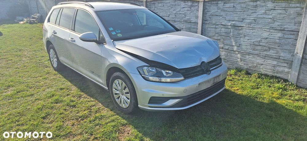 Volkswagen Golf - 8