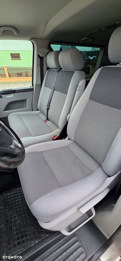 Volkswagen Caravelle - 19