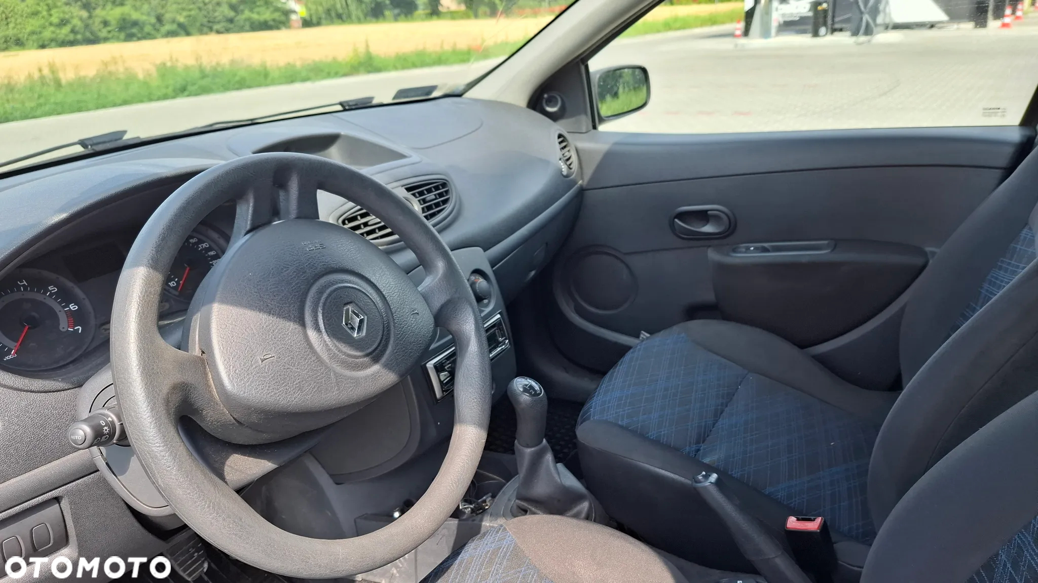 Renault Clio 1.2 16V Authentique - 25