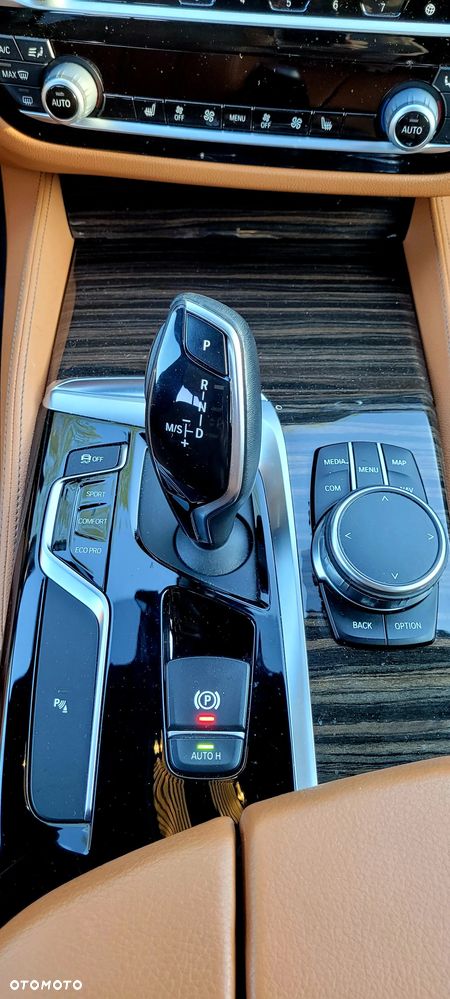 BMW Seria 5 540i xDrive - 12