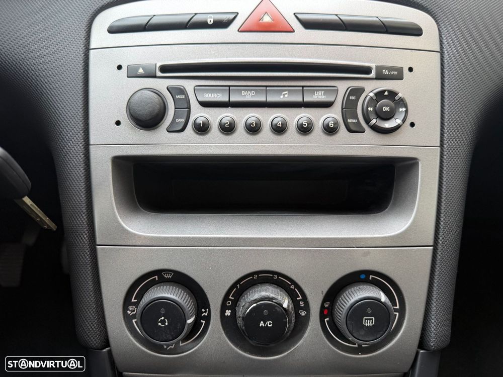 Peugeot 308 1.6 HDi Executive - 23